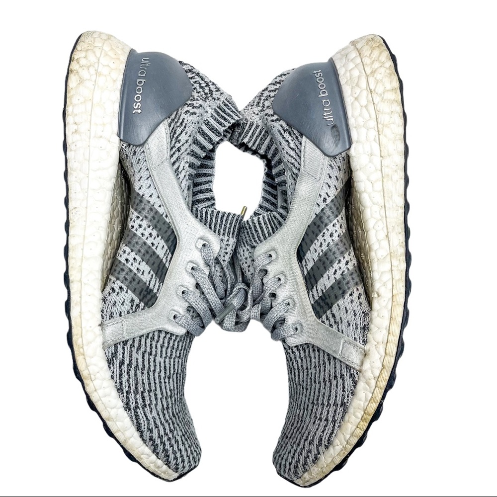 Adidas Ultra Boost Woman’s Size 7 US No Insoles